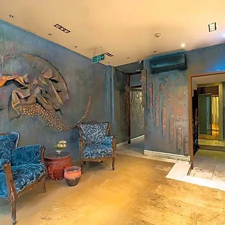 6 Galata Apartmanhotel 4*